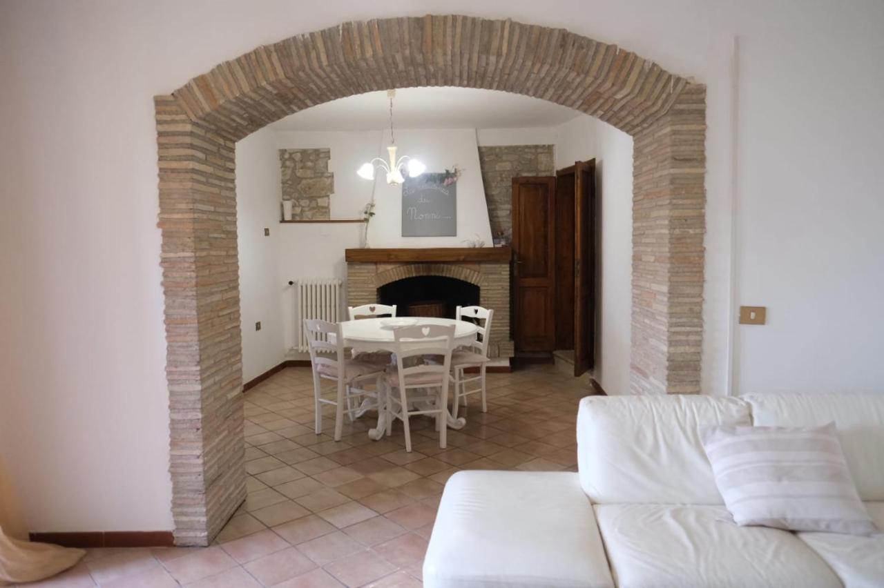 La Residenza Dei Nonni Lägenhet Montefranco Exteriör bild